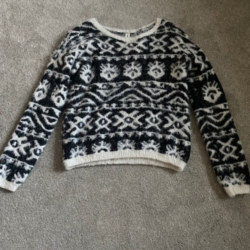 Fluffy patterned sweater - Picture 2 of 4